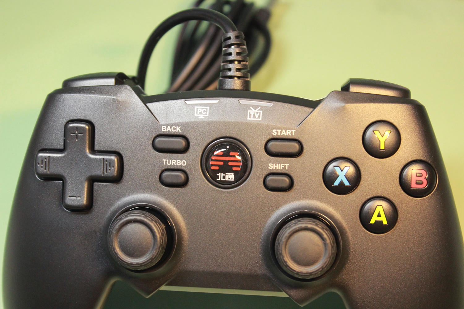 不足百元的游戏手柄北通蝙蝠4带给你惊喜的游戏体验