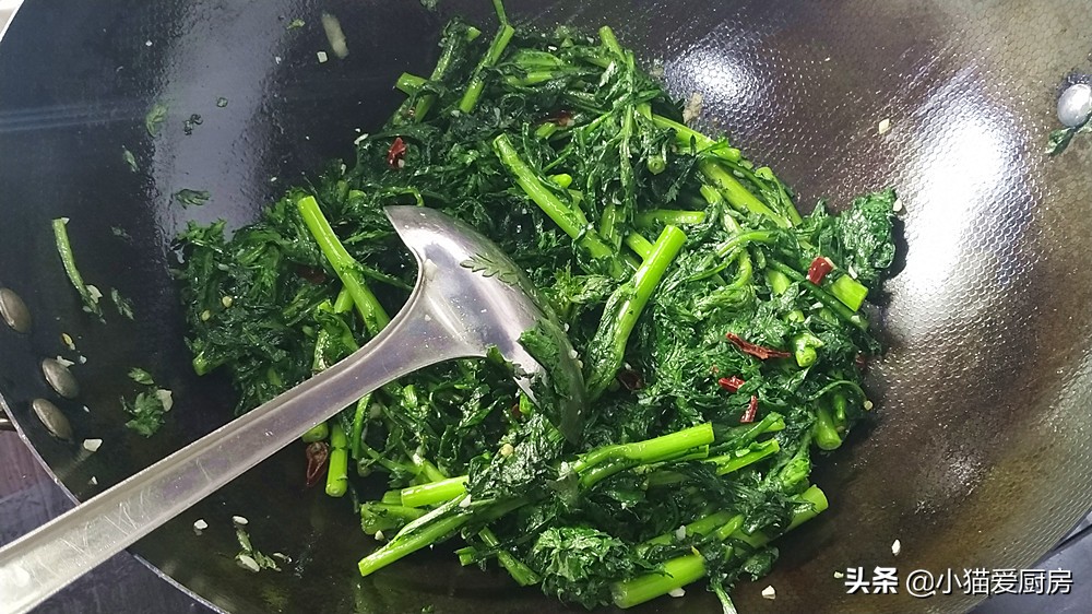 圖片[6]-春天來(lái)了 要多吃青菜 “蒜泥茼蒿”就不錯(cuò) 營(yíng)養(yǎng)健康 好吃解膩-起舞食譜網(wǎng)