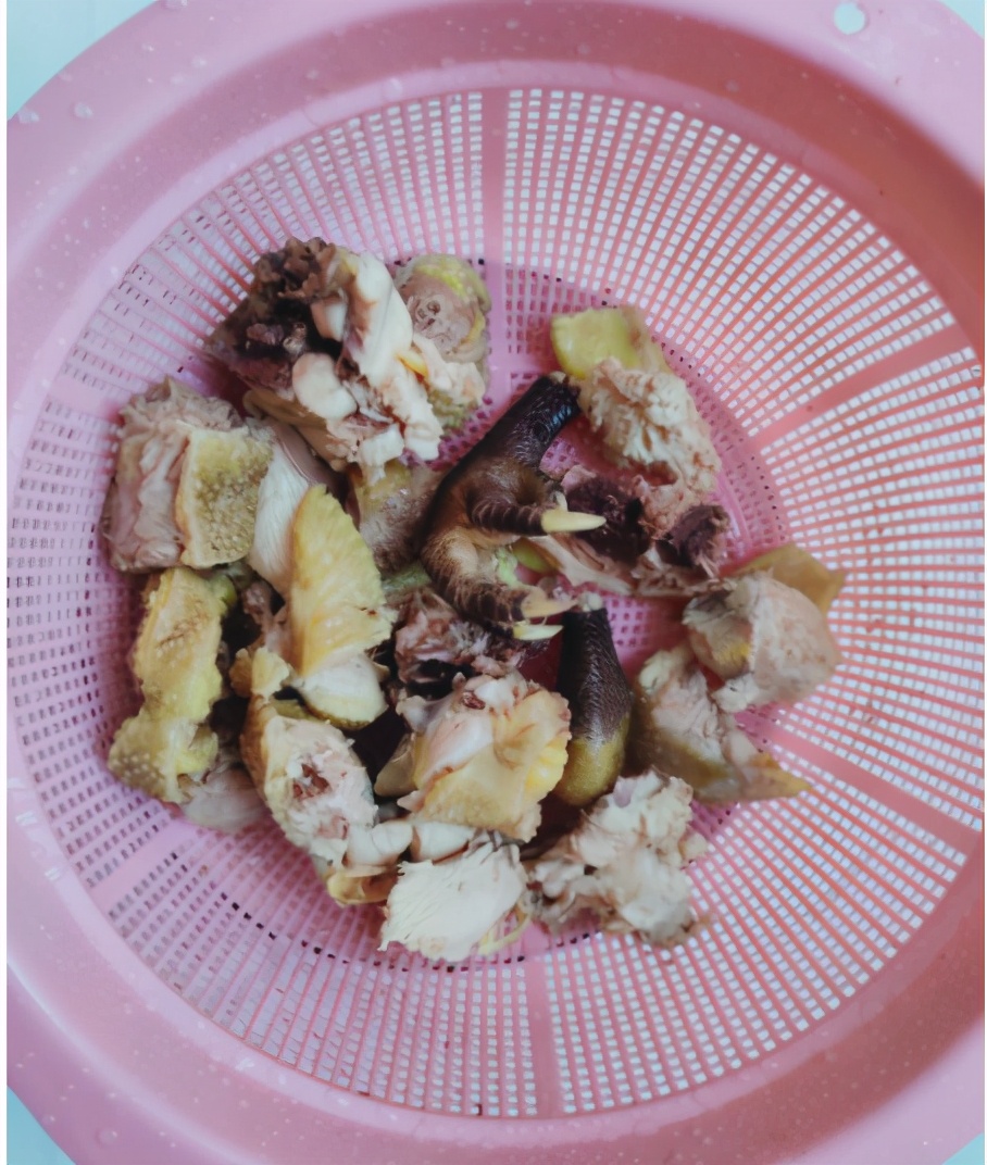 鸡肉和它一起炖，色香味俱全，吃一口就停不下来