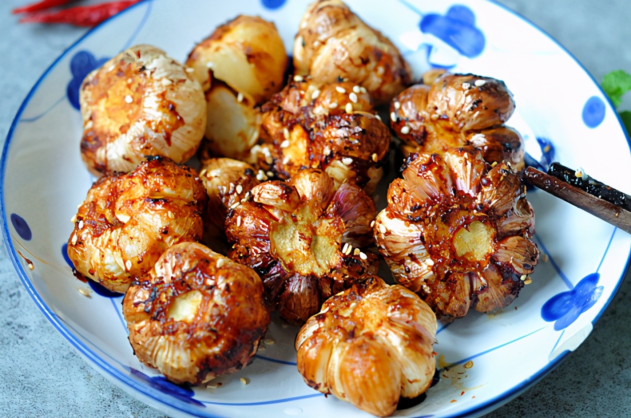 春天遇到算你有口福，一定別忘了多買點，連皮烤一烤，太解饞了