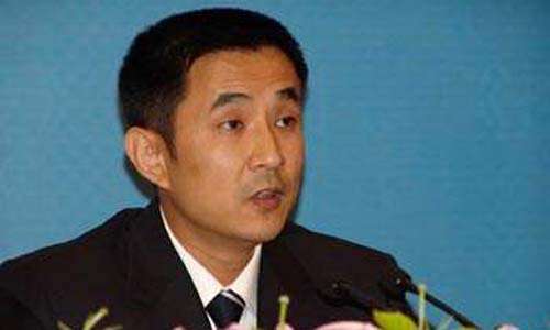 地产大亨欠800亿，留下“烂摊子”不管，转移7