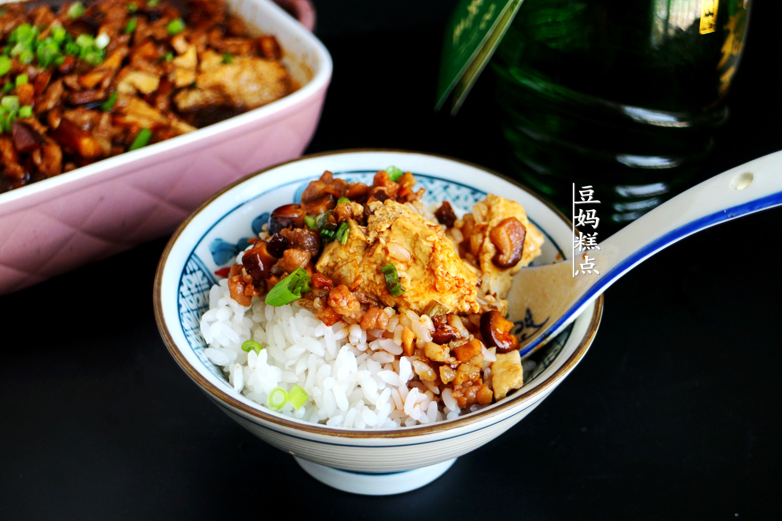 冷天，豆腐和雞蛋一起蒸，簡單又營養，孩子連吃2碗米飯