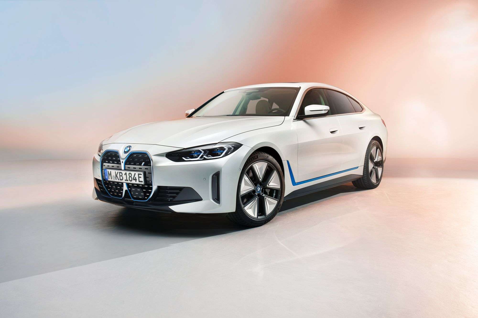 创新BMW iX与创新BMW i4 生产第五代BMW eDrive电力驱动系统