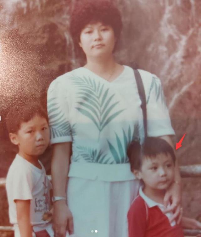 余文樂老婆曬孕期照，生產前7週不顯懷，網友：肚子太小不可思議