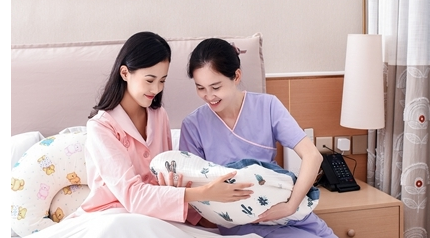 「金牌月嫂tips」炎夏母乳喂养黏腻腻，这些细节一定得注意