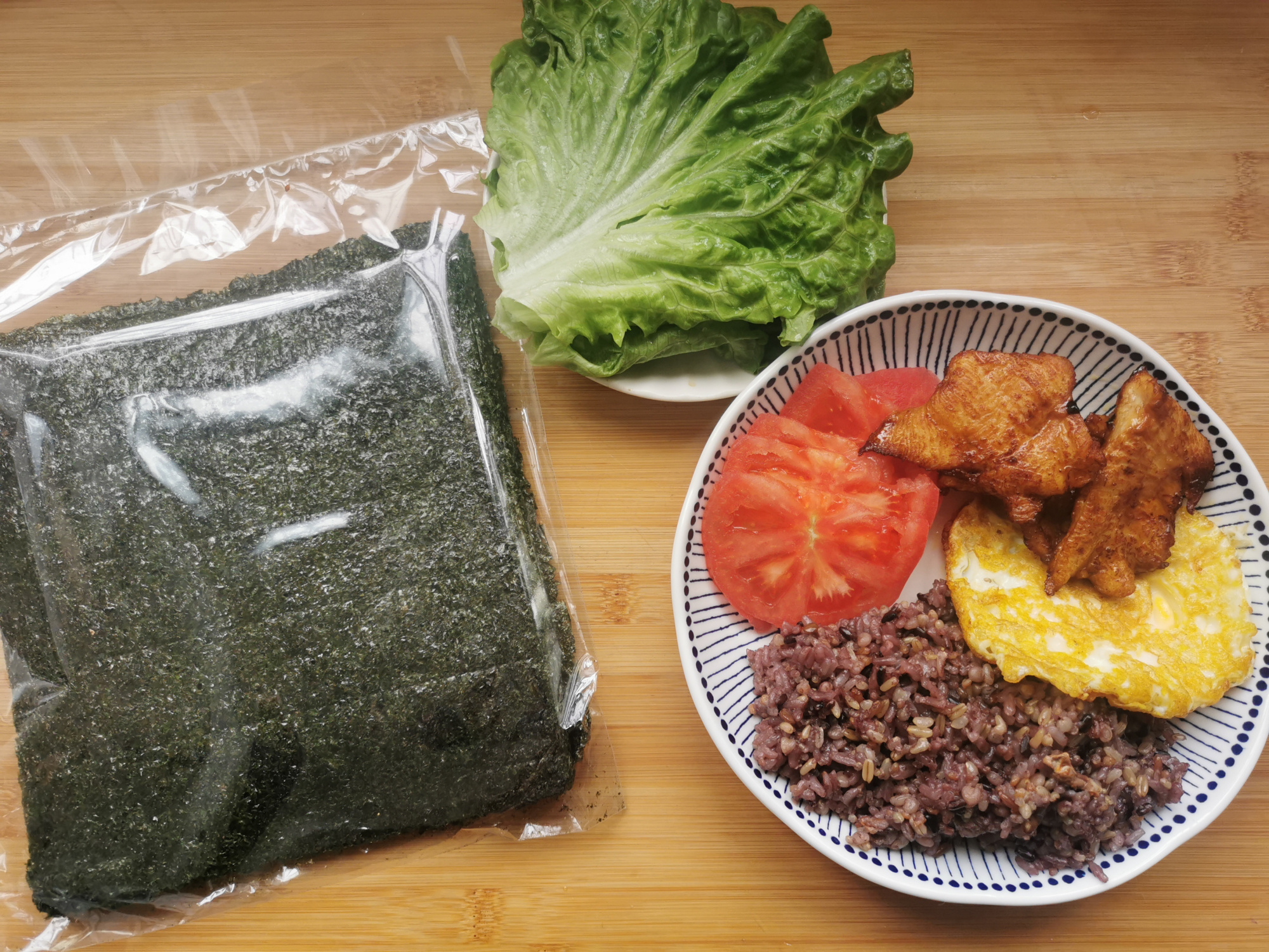 假期出遊美食，網紅折疊紫菜包飯，口味自己決定，低脂飽腹