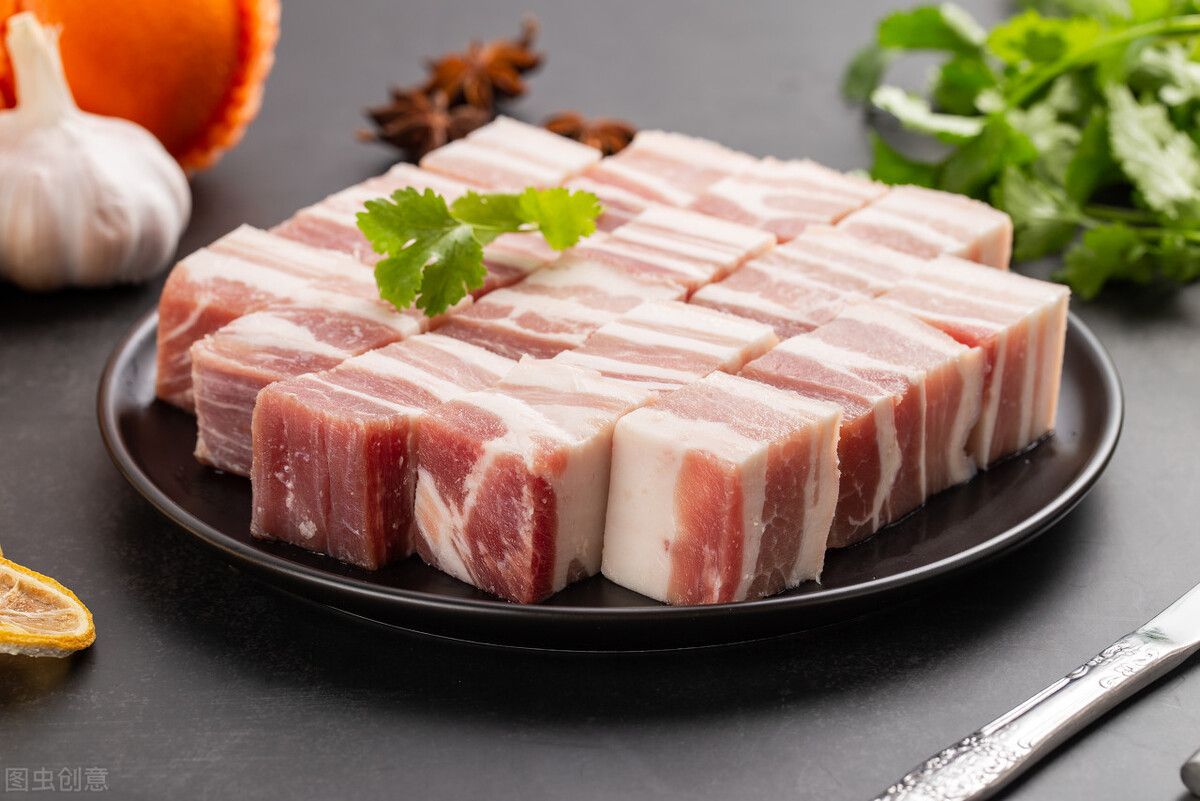 生猪行情“跳水”，肉贩子却不肯降价，究竟为何？
