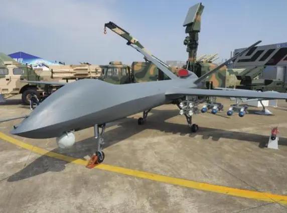 我国造出全球首款三引擎飞机，首飞已经成功，