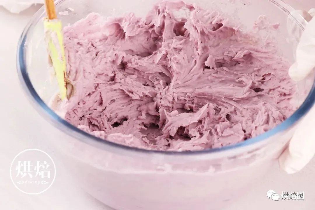 埋进椰香奶油慕斯里的芋泥卷 光看介绍就知道就多好吃了