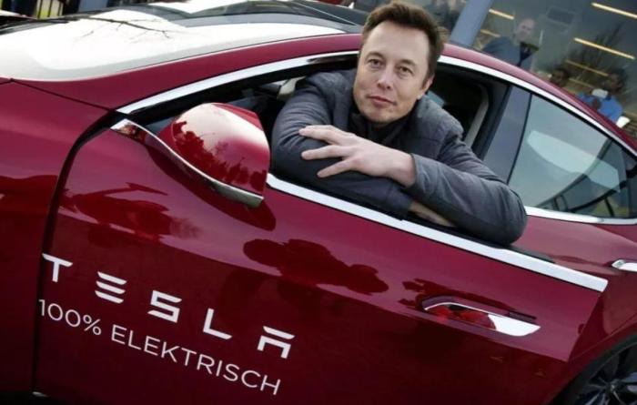 那个说“傻子才用激光雷达”的马斯克，终于也