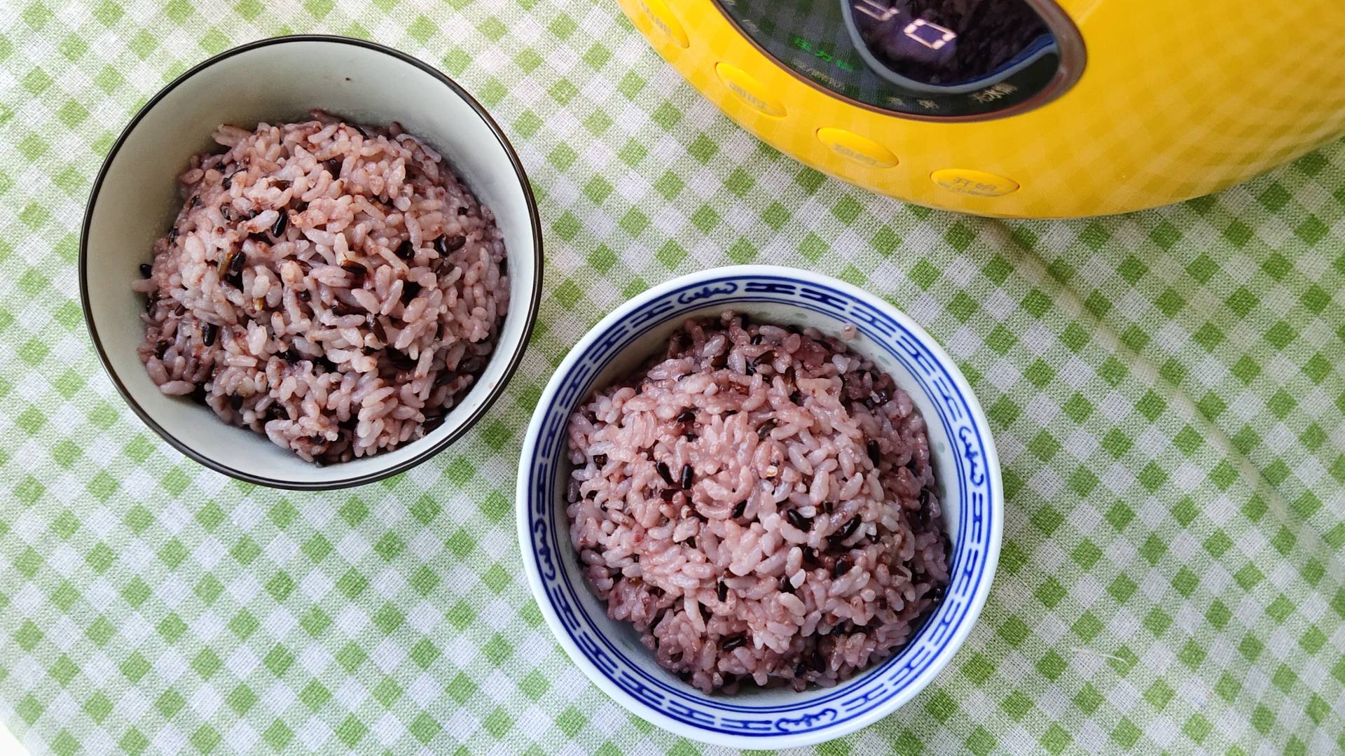 夏季版极简食谱，电饭锅一键转换成电压力锅，减少一半的烹饪时间