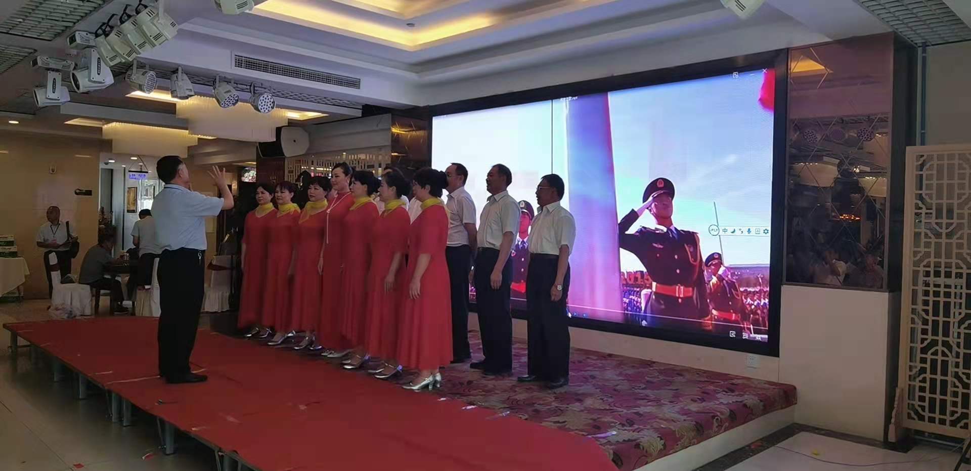 原鐵道兵五師、六師在蓉部分戰(zhàn)友慶“八一”聯(lián)誼會場面好感人