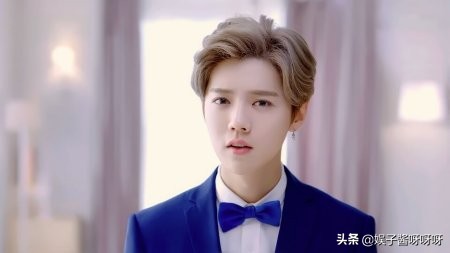 鹿晗关晓彤又现爆搜，相传月底将官宣分手，被曝原因出在关晓彤？