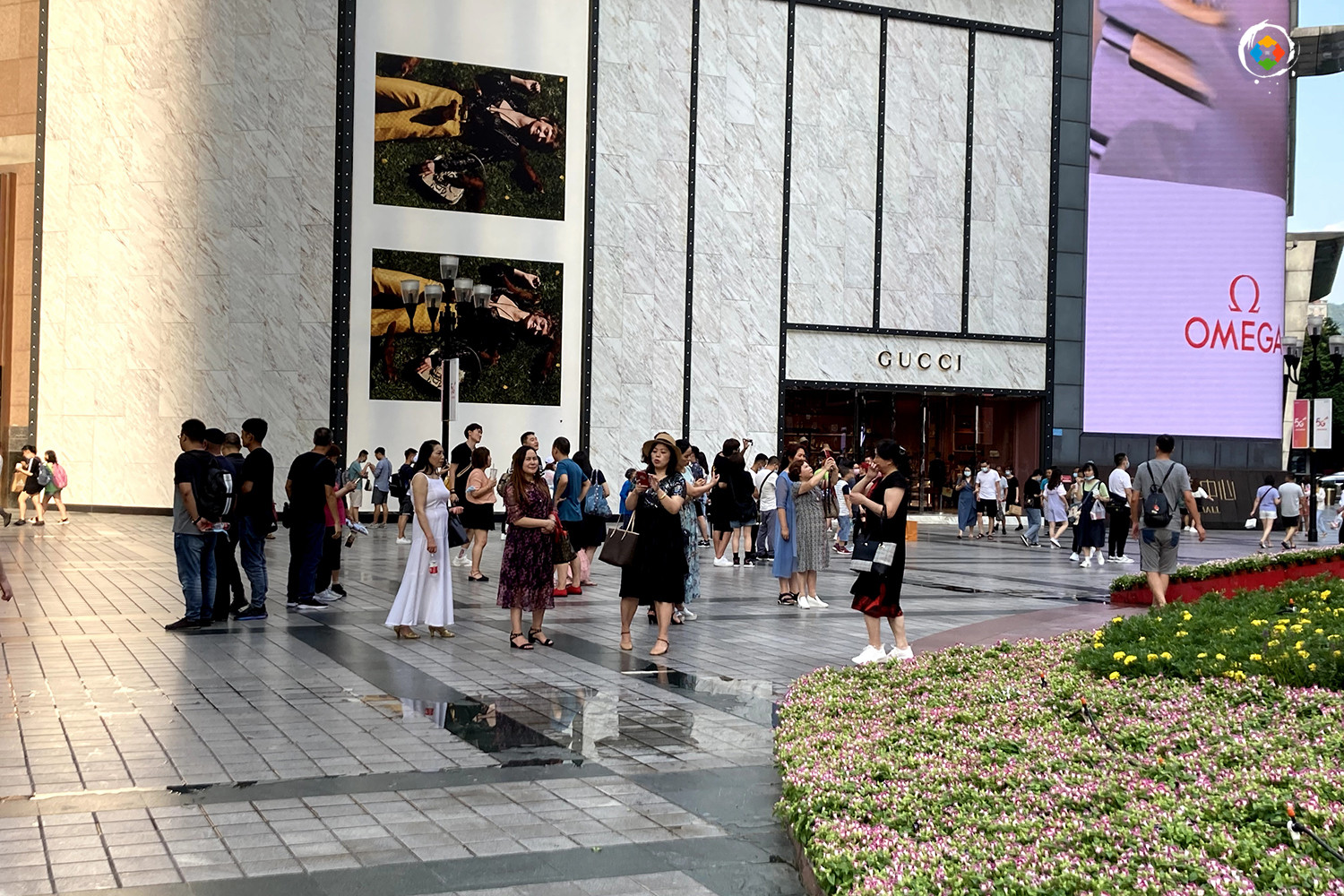 游客去解放碑，本地人都来观音桥，重庆的商圈，谁才是你的最爱？