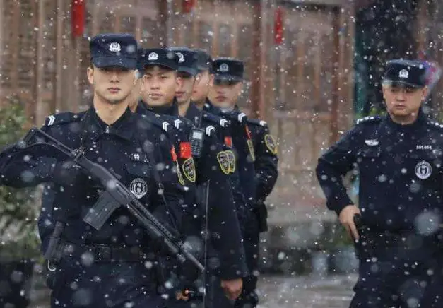 警察和軍人誰的權(quán)力更大？軍人一旦犯錯，警察可以拘留軍人嗎