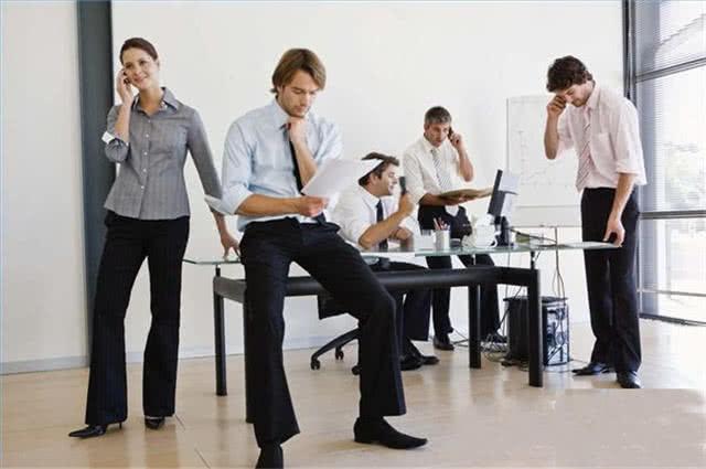 新员工出差被区别对待，别人坐高铁自己坐火车