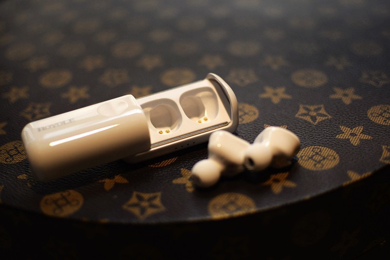 小巧便携 高颜值 柔宇RoPods真无线蓝牙耳机