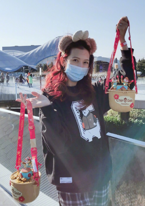 張晉新年首曬全家福，三個兒女同框送祝福，豪宅內景罕見曝光