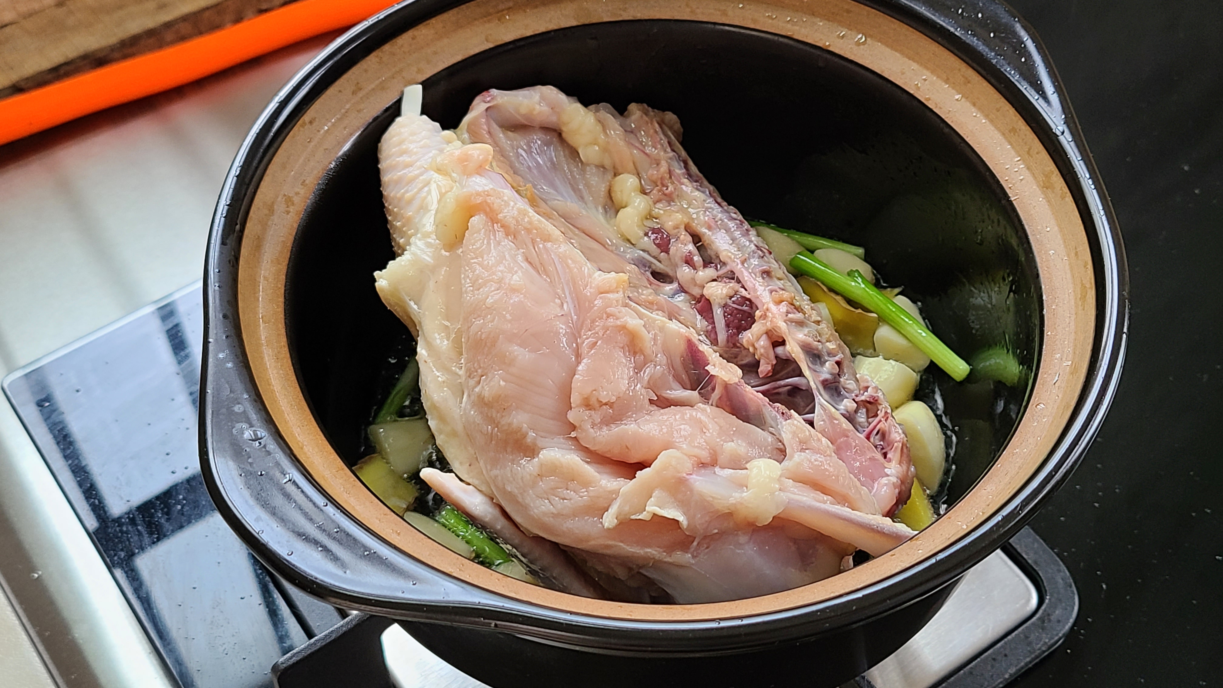 豉油鸡，广东人经常吃的一道美食，简单好吃香味浓，值得一吃