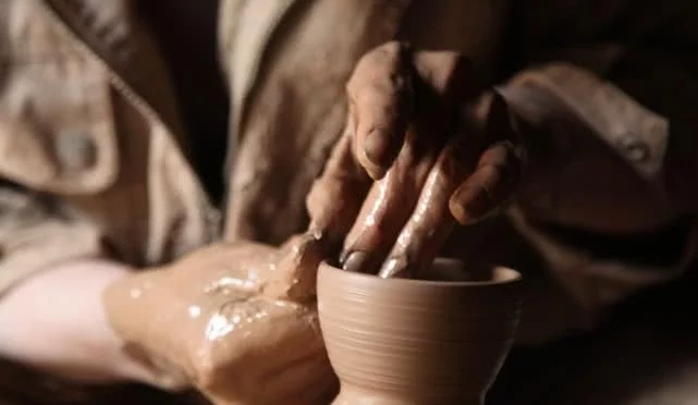 5旬农民大哥家有传家宝，挂在墙上风吹雨淋3万也