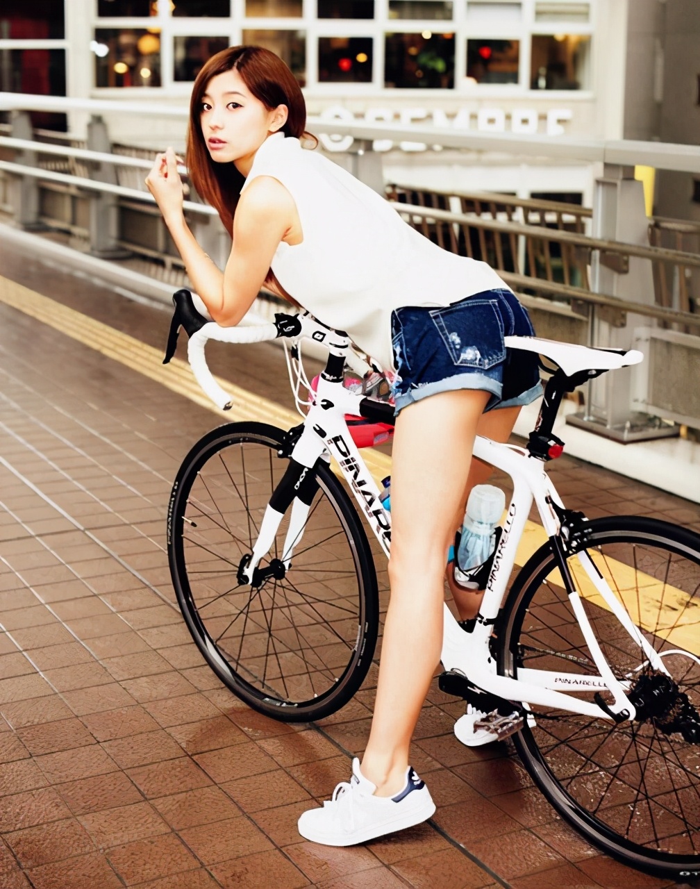 日系少女朝比奈彩 从运动员到日本超模 少女风搭配清新甜美