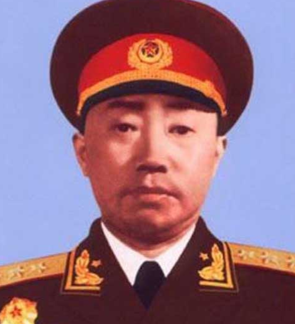 开国将帅激战失去左臂，手术台担心娶不到媳妇