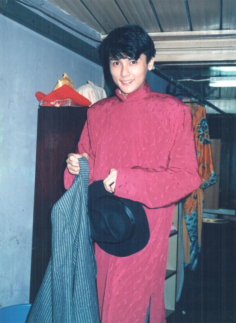 昔日tvb一线小生关礼杰