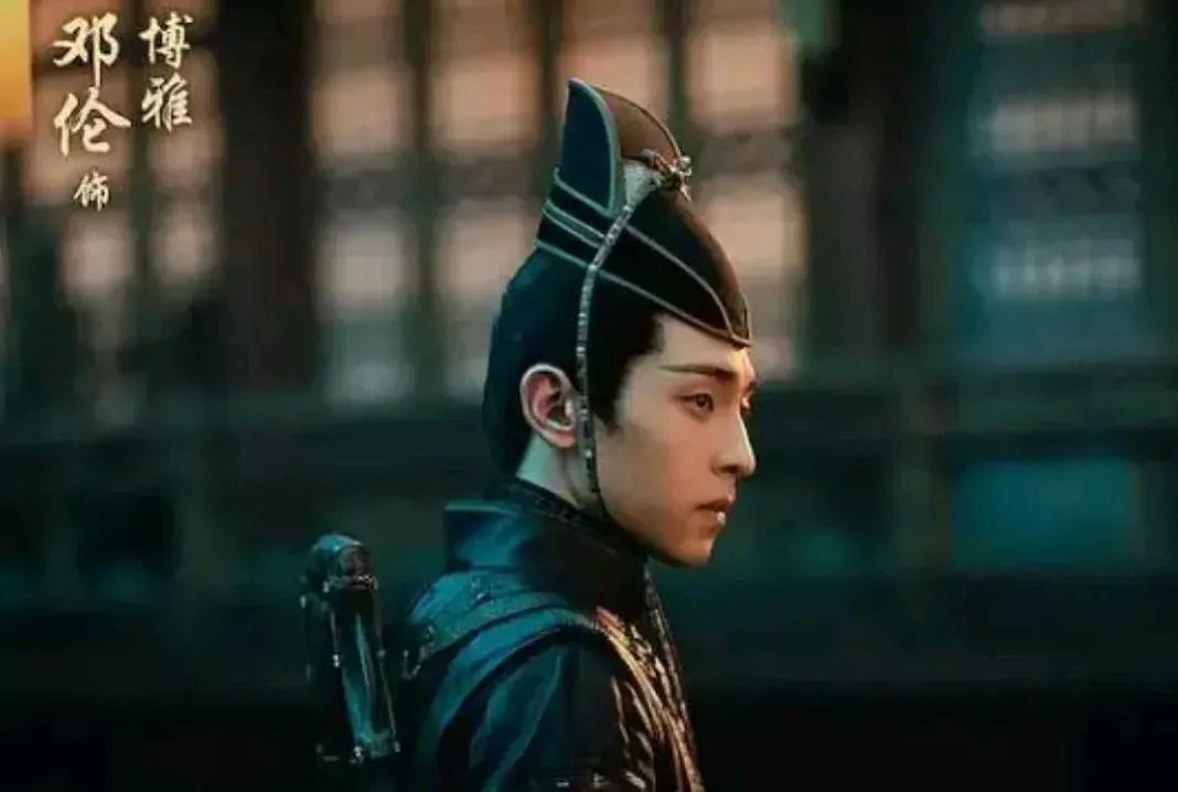 Stage photo of Deng human relations shows immortal amlposition, long hair is pointed to too like armpit hair, netizen: Patronage watchs abdominal muscle