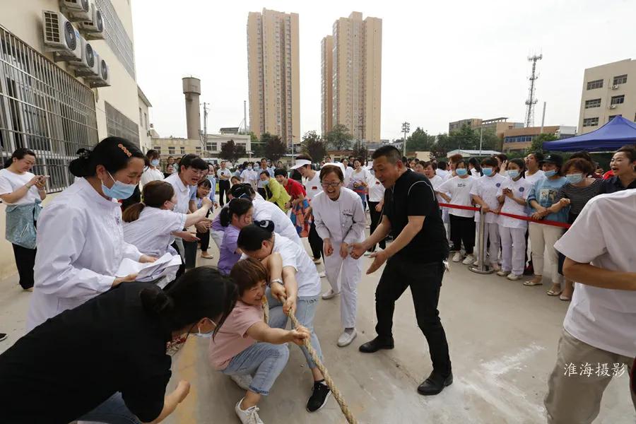 三原县医院庆祝“5.12”国际护士节拔河比赛