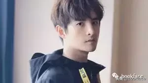 他爆红时,蔡徐坤还是小学生,现在34岁依然秒杀一众「小鲜肉」