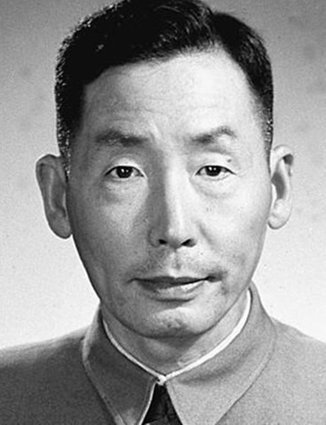 张克侠：蒋介石赐佩剑将军，潜伏敌营20年，起义