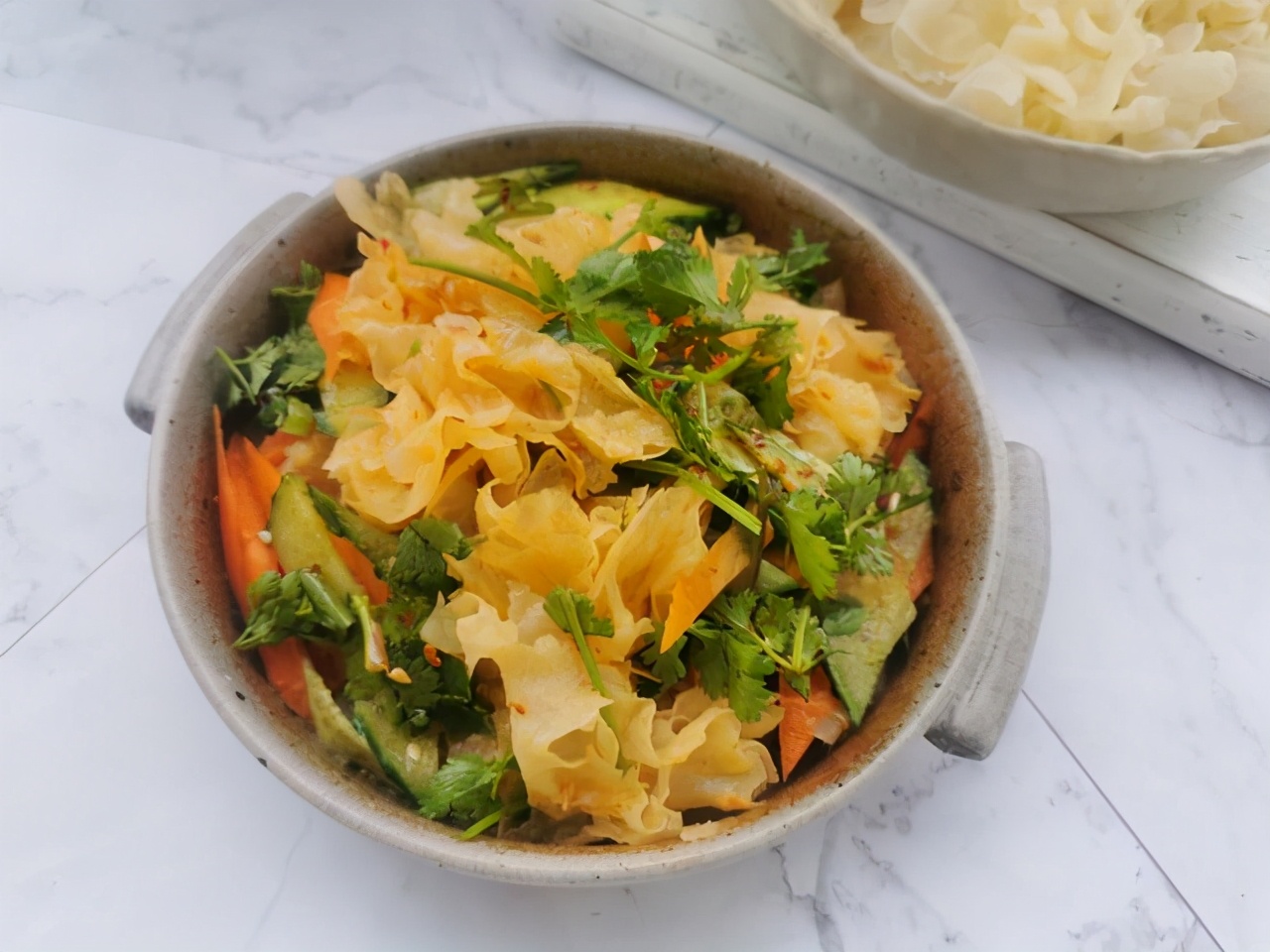 五月，少吃牛羊肉多吃銀耳，5種做法換著來，清熱去火好處多