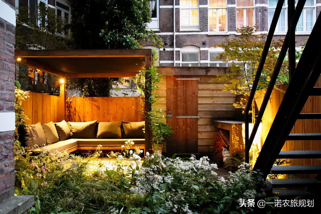 如何用花花草草，布满屋里屋外？