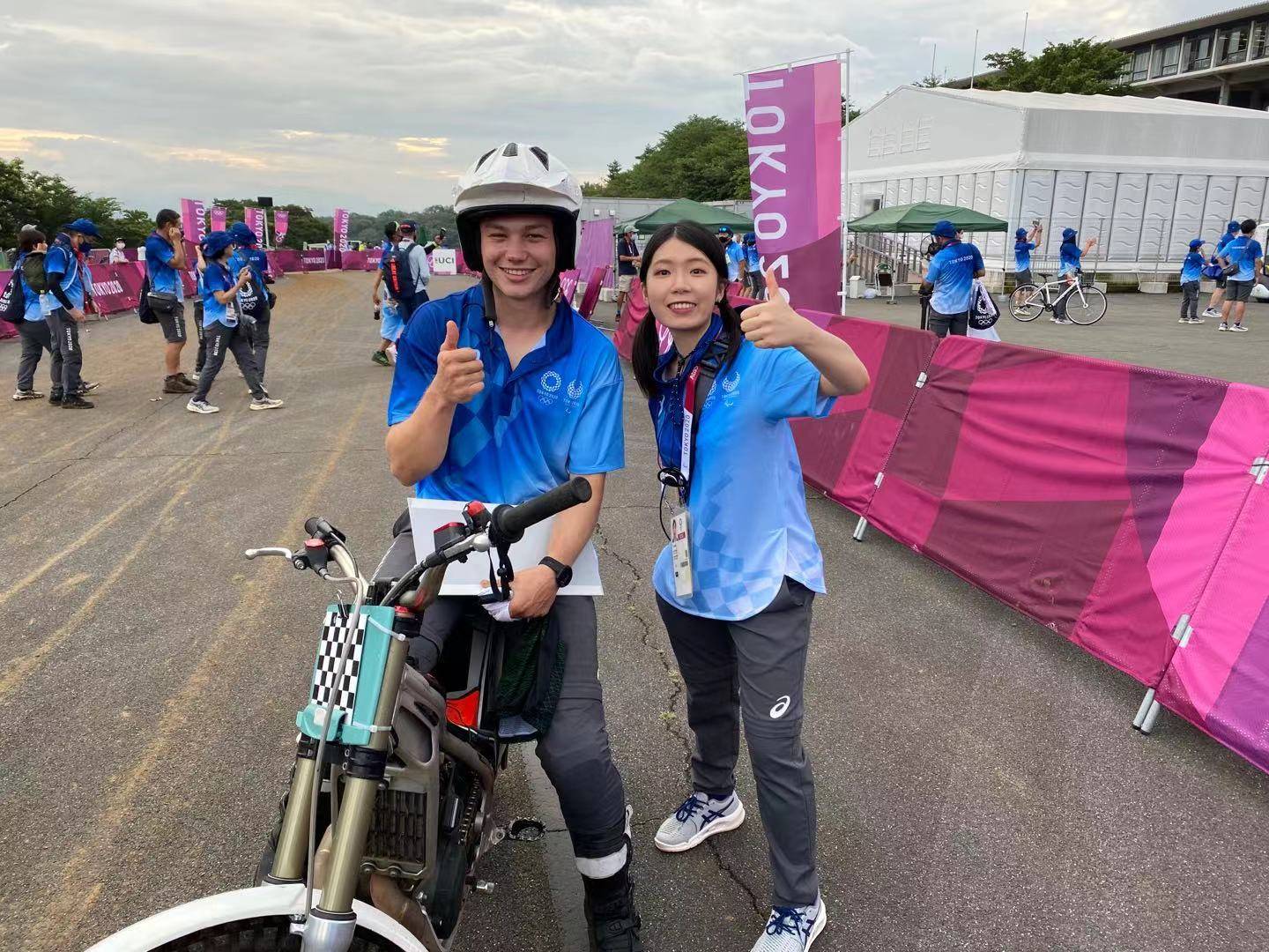 讲述者供图不同的文化郑州女孩侯嘉怡已经第三次参加奥运会的志愿者