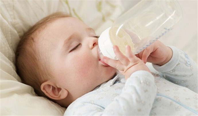 “母乳生意”有多乱？私下售卖安全隐患多，母乳或传播病毒
