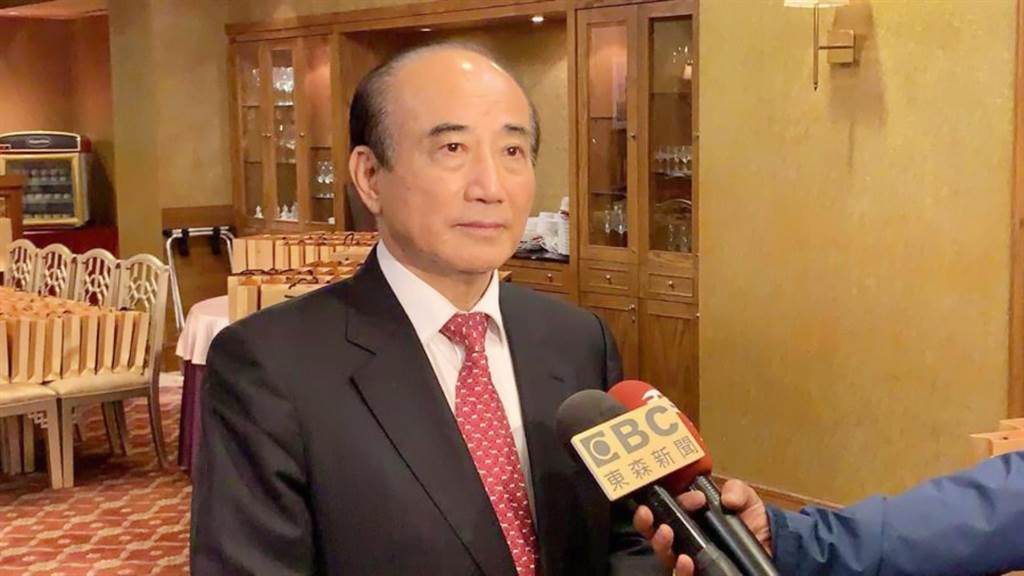 王金平傳急性盲腸炎開刀，�白派�大佬爆：�肚子像鐵一樣的硬�