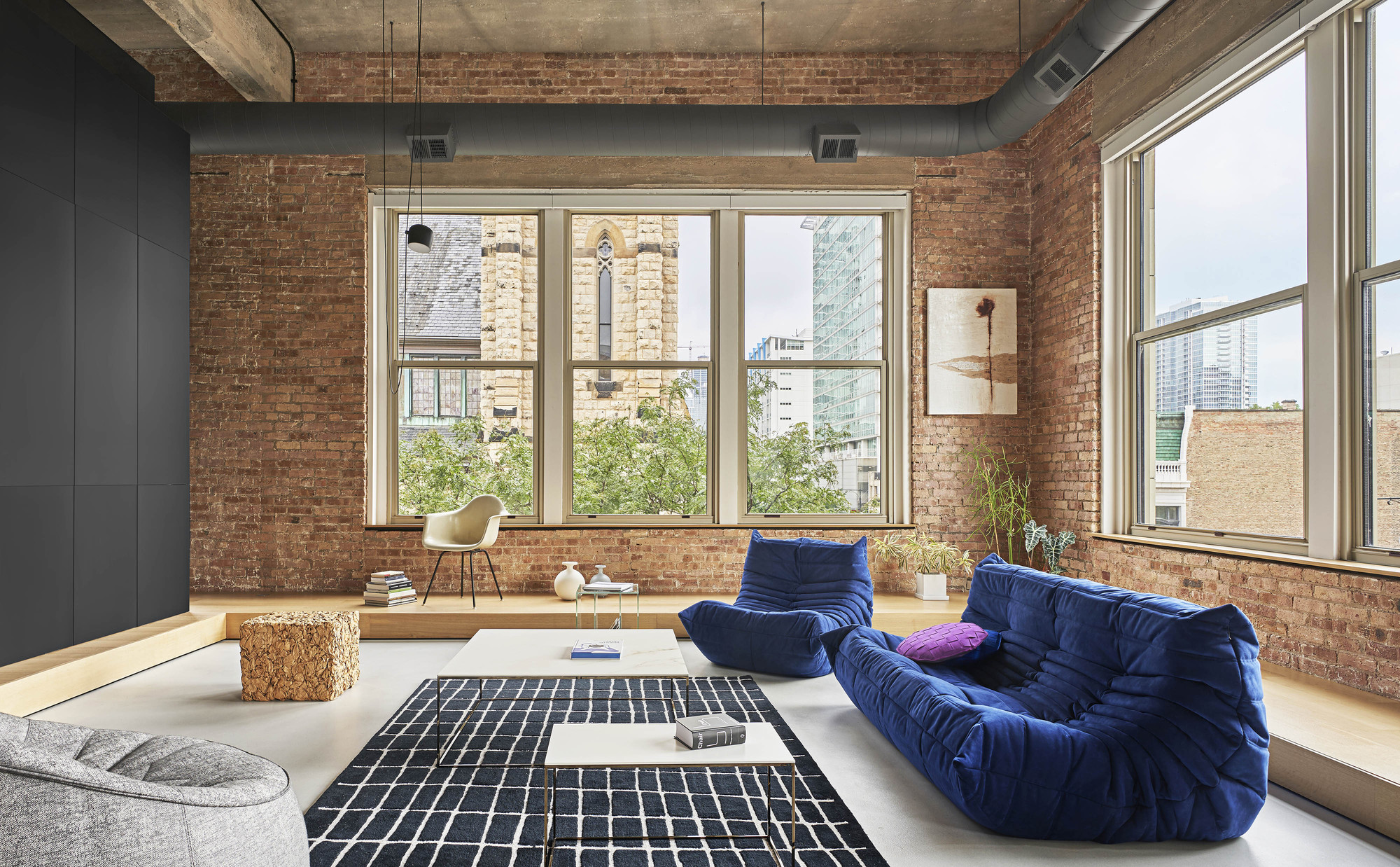 209m²工业风公寓，双层LOFT体量交错好似垂直园林