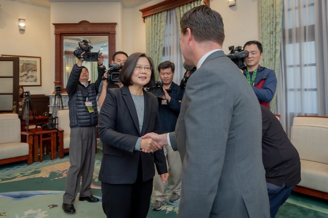 被特朗普政府當猴耍的蔡當局