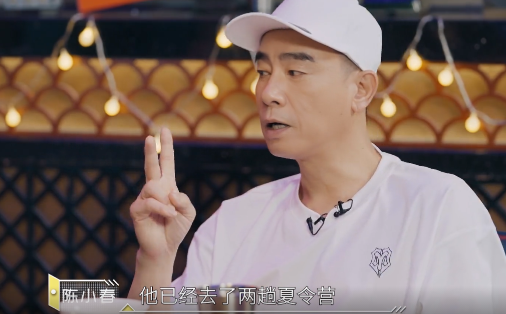 陈小春自嘲被Jasper冷落，小儿子安抚老父亲的醋意，脾气更像自己