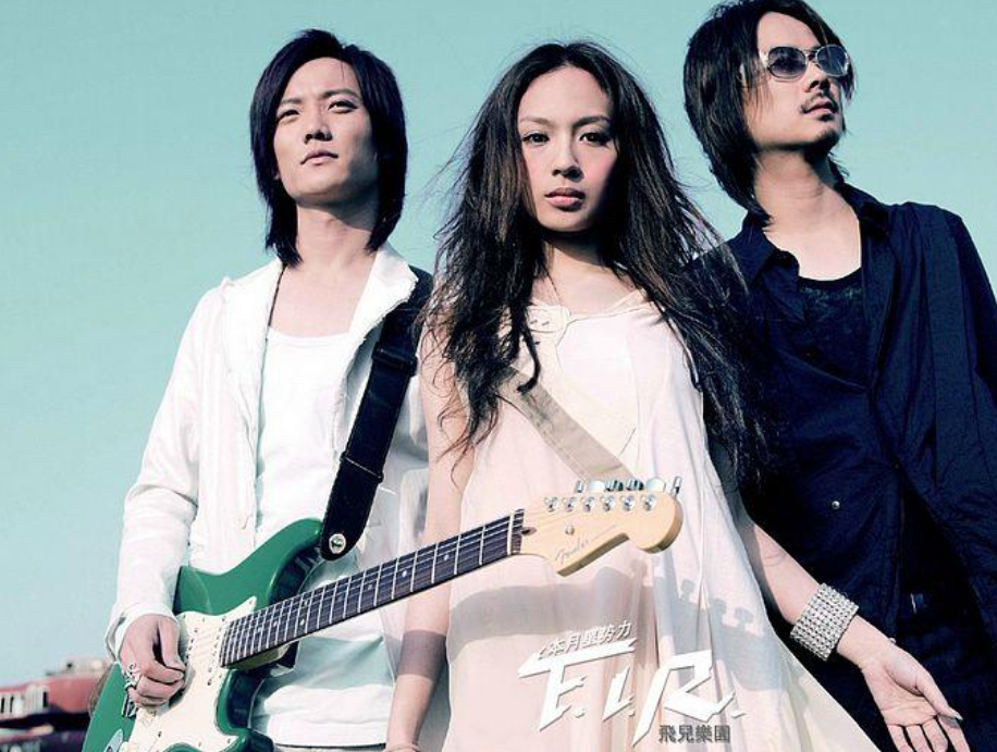 踢走主唱找个“替身”炒冷饭，凉透了又喊人家