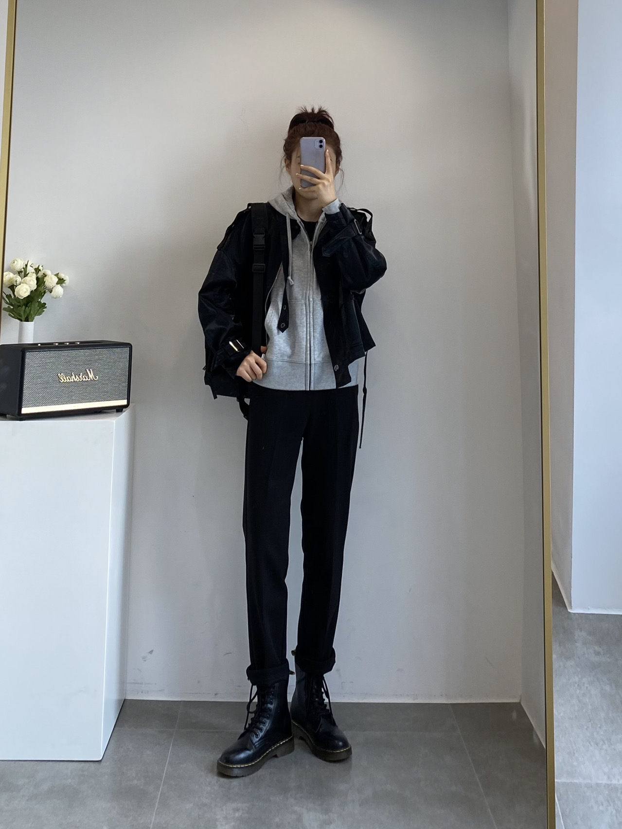 你是什么腿型就选什么裤子，今冬流行的烟管裤，腿粗女人穿更合适
