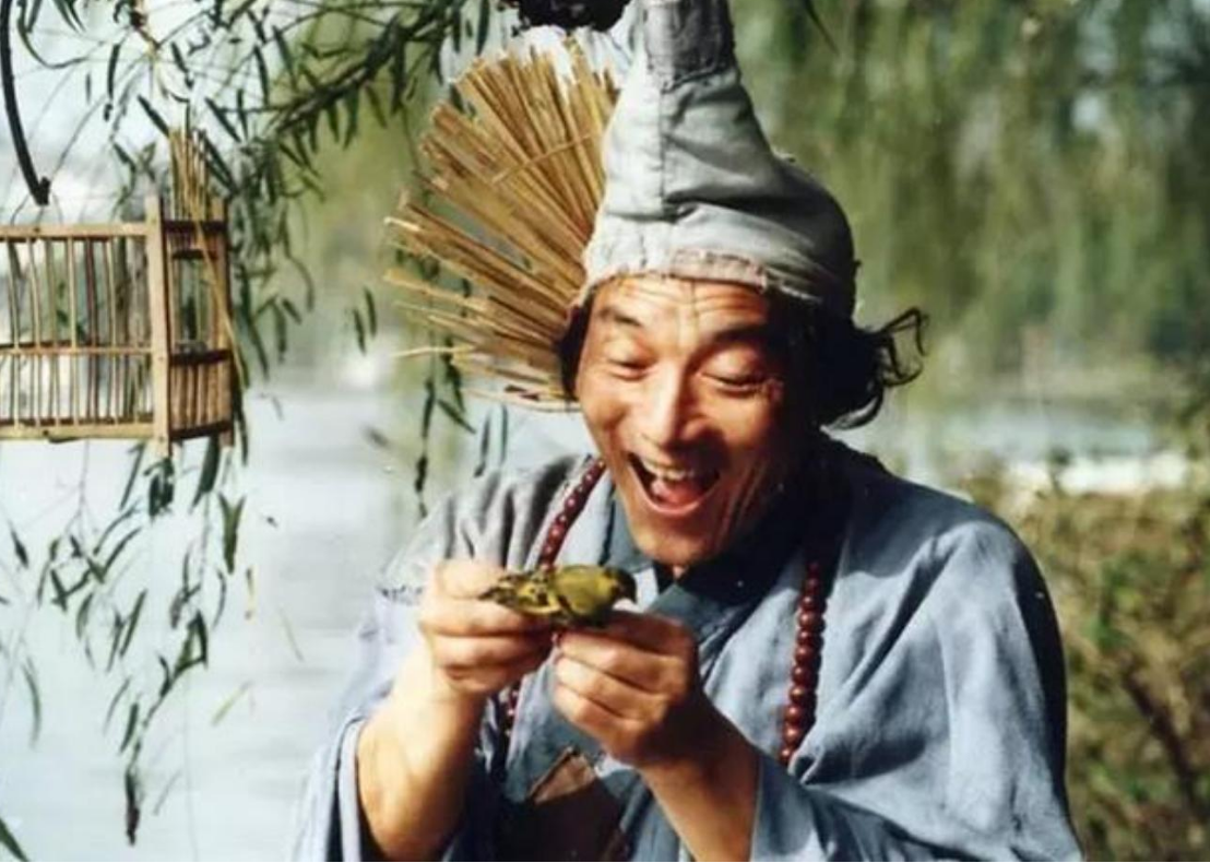 游本昌：演30年配角，52岁凭“济公”成名，如今