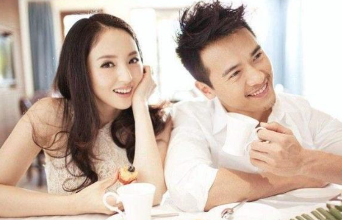 Dong Xuan tomb-sweeping day takes a daughter to plant tree, small dimple of 5 years old grows more beautiful more, work to be like young adult