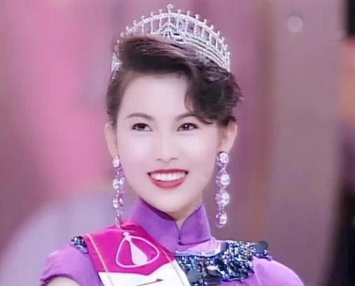“港姐”蔡少芬，人生最绝望的时候嫁给张晋，现在怎么样了？