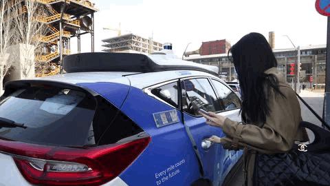 北京全无人RoboTaxi收费！一趟30块，1500人已抢座打卡