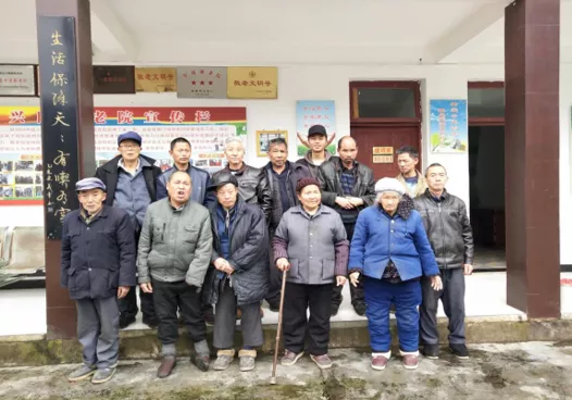 扶贫先扶志，教育要先行，让更多山村儿童接受美育教育——贵州大学 冉诗学