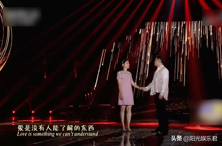 胡可回应沙溢系错扣子：买家秀与卖家秀的区别，又该心疼沙老师了