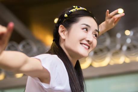 被张雨绮轻易“代替”的谢娜：这时代，没有谁不可取代