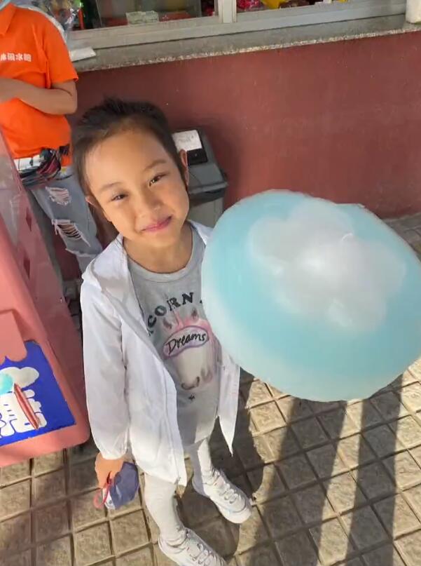 李小璐2020年终笔记，晒父母和女儿，秀闺蜜，只字不提贾乃亮