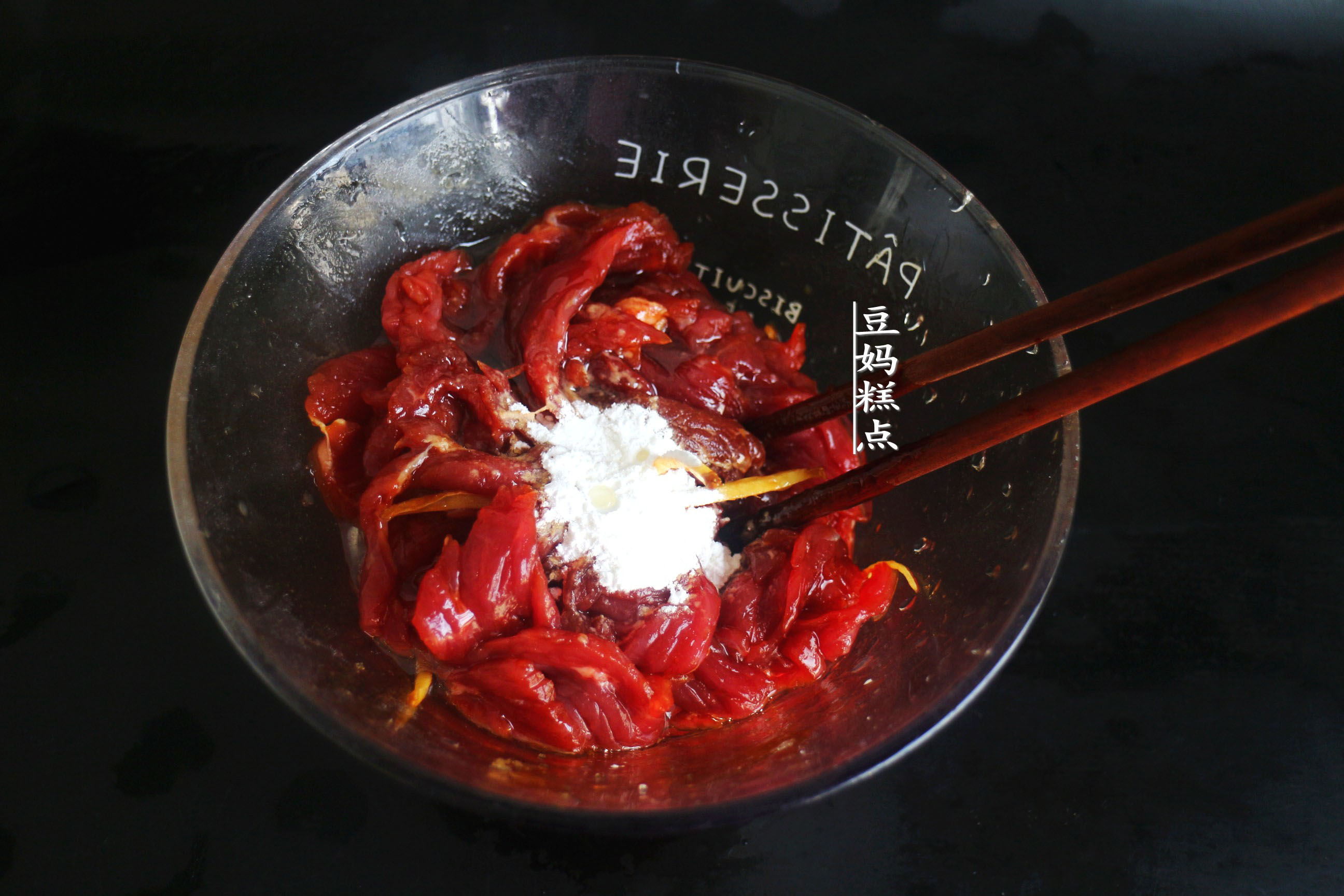 經典廣式牛肉粥的做法，只需10分鐘，肉嫩粥滑